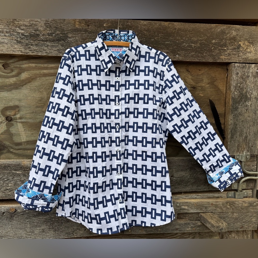 💙tizzie💙 Collared, Button Down Top with Embroidered Flip Cuffs